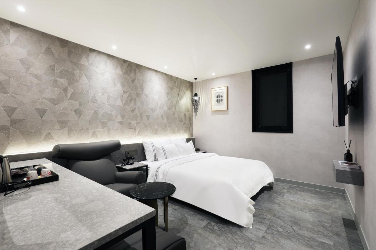 Mari Hotel Chungju Extérieur photo